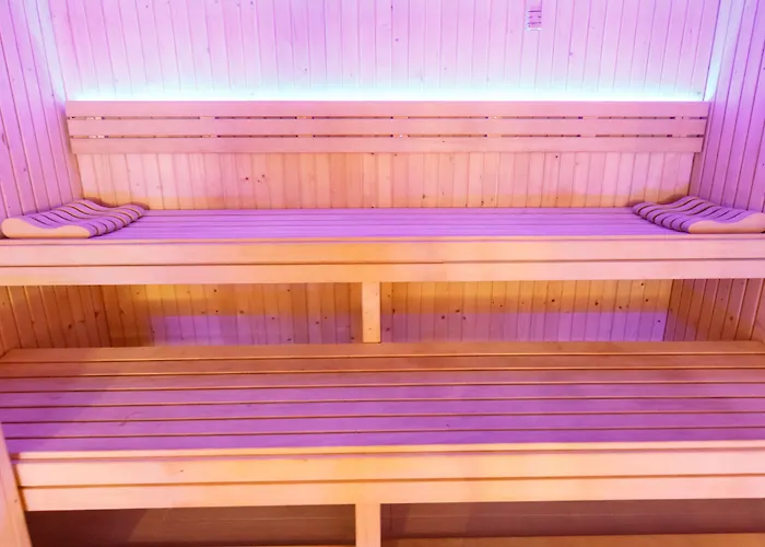 Bq (adults Only) فندق 4*