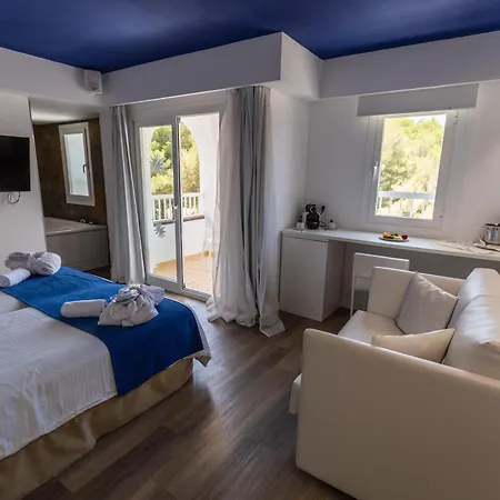 Bq (adults Only) 4*