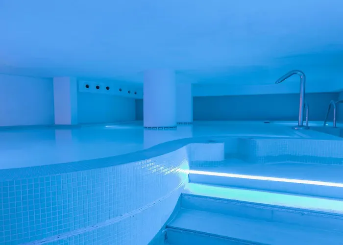 Bq (adults Only) Готель